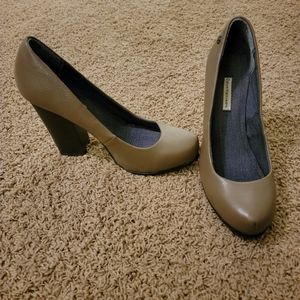 Size 9 Calvin Klein Jeans Heels